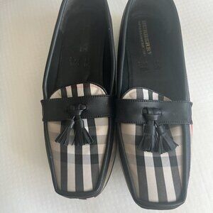 Burberry loafers Women's US 8/ EU 39